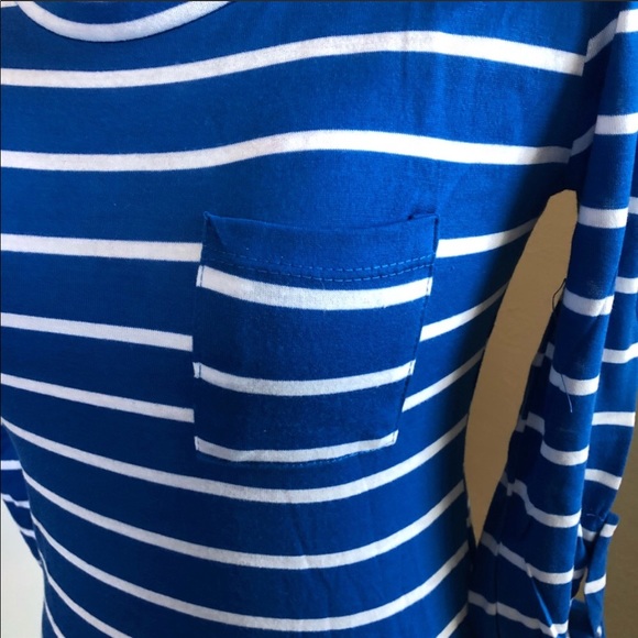 💥Just $1 Bundled💥 Heart and Hips T-shirt  S - Picture 5 of 8